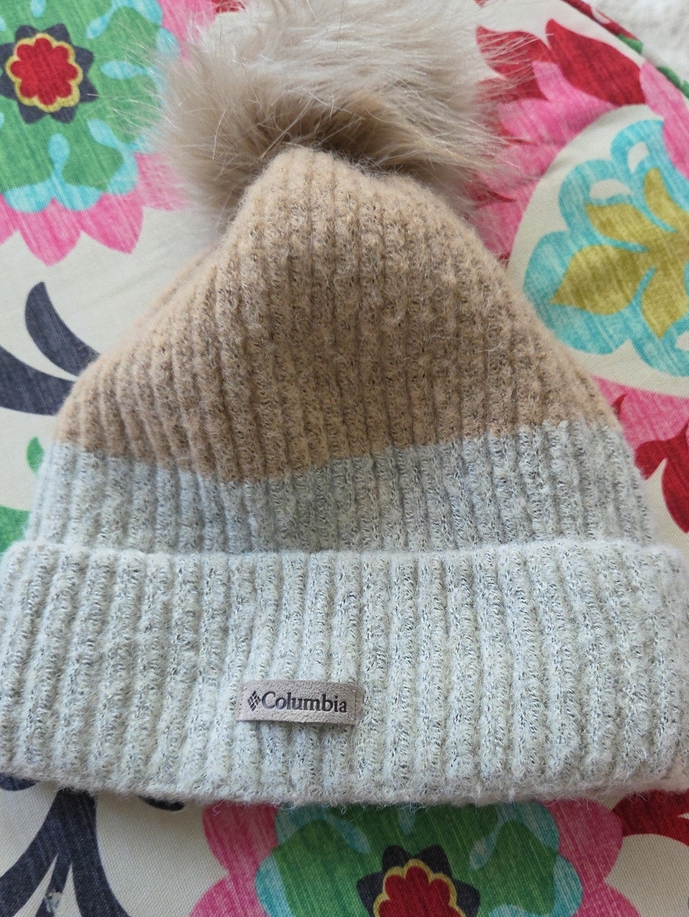 Columbia Two-Tone Pom Beanie - Tan & Light Gray